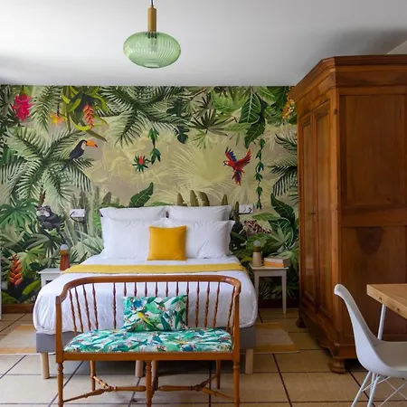 Maison Et Table D'hotes Le Camelia Blanc