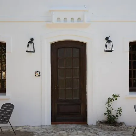 Maison Et Table D'hotes Le Camelia Blanc Maison d'hôtes *