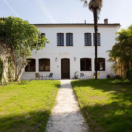 Maison Et Table D'hôtes Le Camélia Blanc Saint-Ciers-sur-Gironde