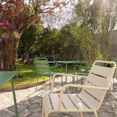 Maison Et Table D'hotes Le Camelia Blanc