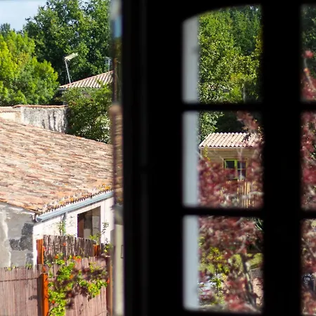 Maison Et Table D'hotes Le Camelia Blanc 招待所 3*