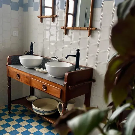 Maison Et Table D'hotes Le Camelia Blanc Vendégház Saint-Ciers-sur-Gironde