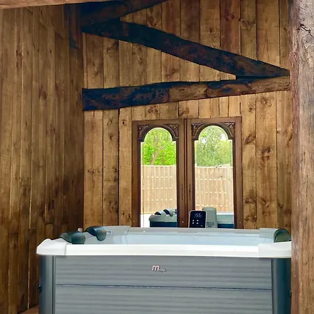 Maison Et Table D'hotes Le Camelia Blanc