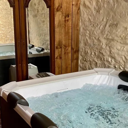 بيت ضيافة Maison Et Table D'hotes Le Camelia Blanc