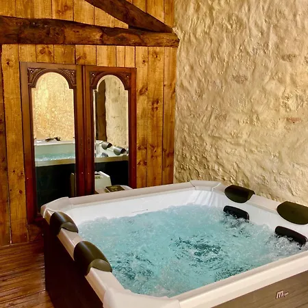 Maison Et Table D'hotes Le Camelia Blanc Vendégház 3*