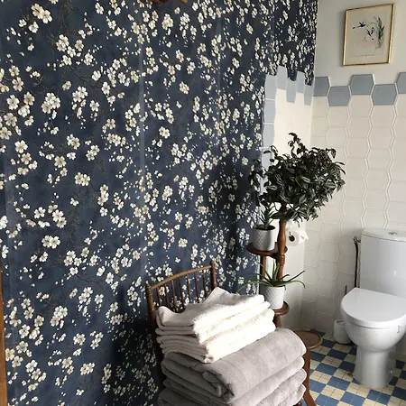 بيت ضيافة Maison Et Table D'hotes Le Camelia Blanc 3*
