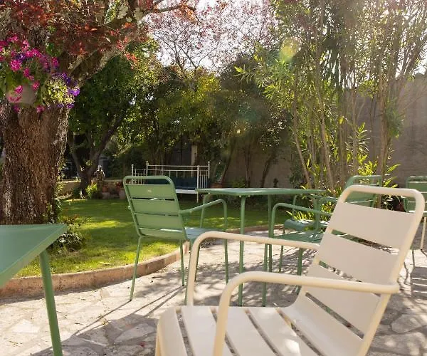 Maison Et Table D'hotes Le Camelia Blanc