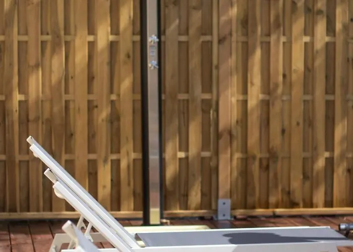 Maison Et Table D'hotes Le Camelia Blanc 3*