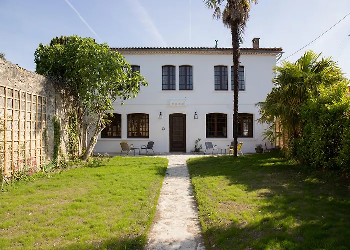 Maison Et Table D'hotes Le Camelia Blanc
